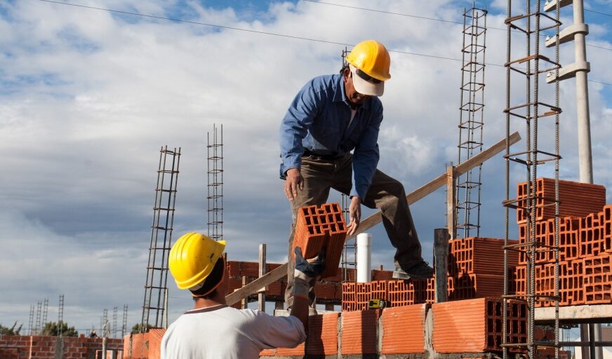 La construcción repuntó en el segundo trimestre pero sigue lejos de los niveles de 2023