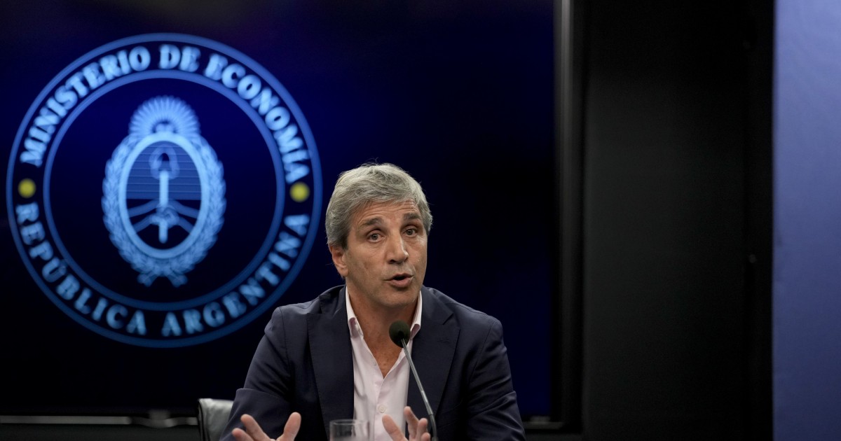 LUIS CAPUTO, IMPUTADO POR AFECTAR RECURSOS DEL FONDO DE GARANTÍA DE SUSTENTABILIDAD DE LOS JUBILADOS