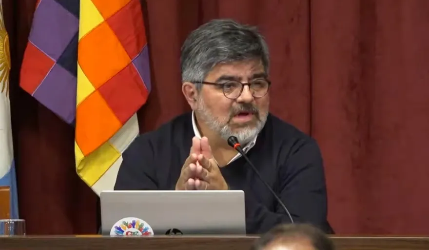 OJEDA FRENA LA REFORMA LABORAL Y PONE LÍMITE A MILEI