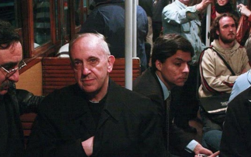 Bergoglio: el cura de los barrios porteños al Vaticano