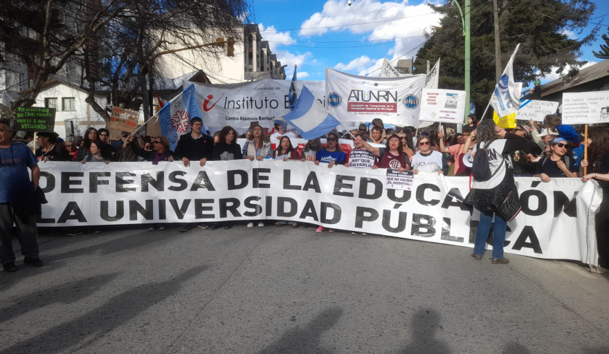 Pese a la masiva marcha, el Gobierno endurece su postura frente a las universidades