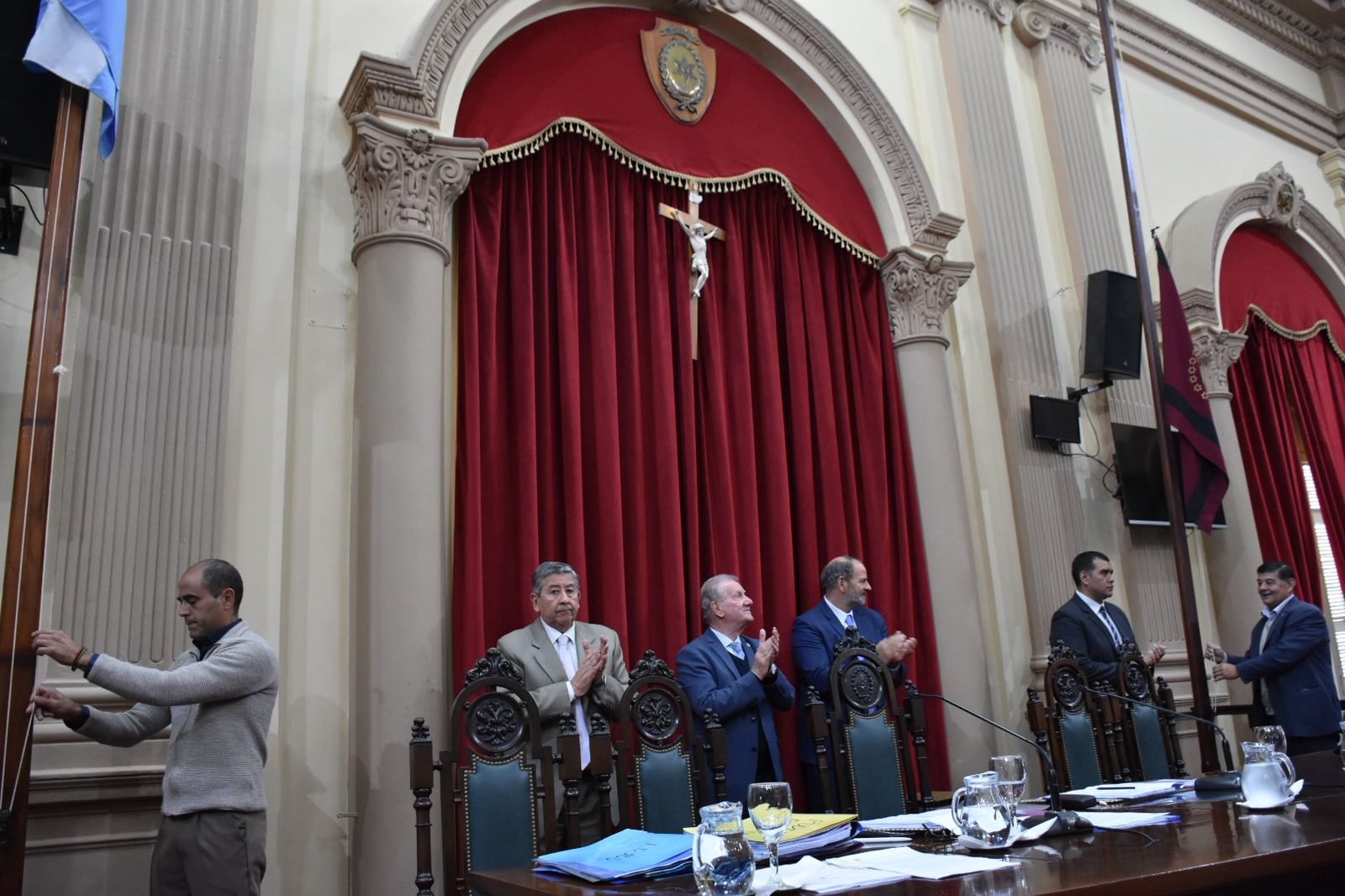 El Senado aprobó la modificación de la Carta Orgánica de General Mosconi y expresó preocupación por la provisión de gas en el norte