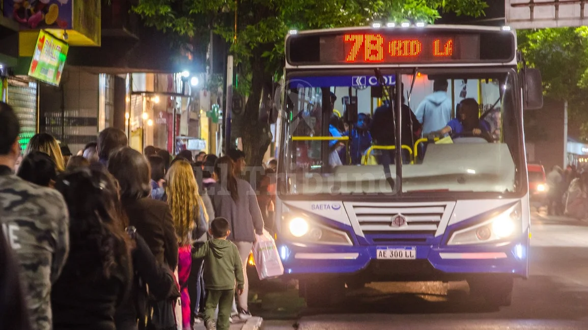 Sin transporte nocturno: una pulseada que toma de rehén a toda la sociedad