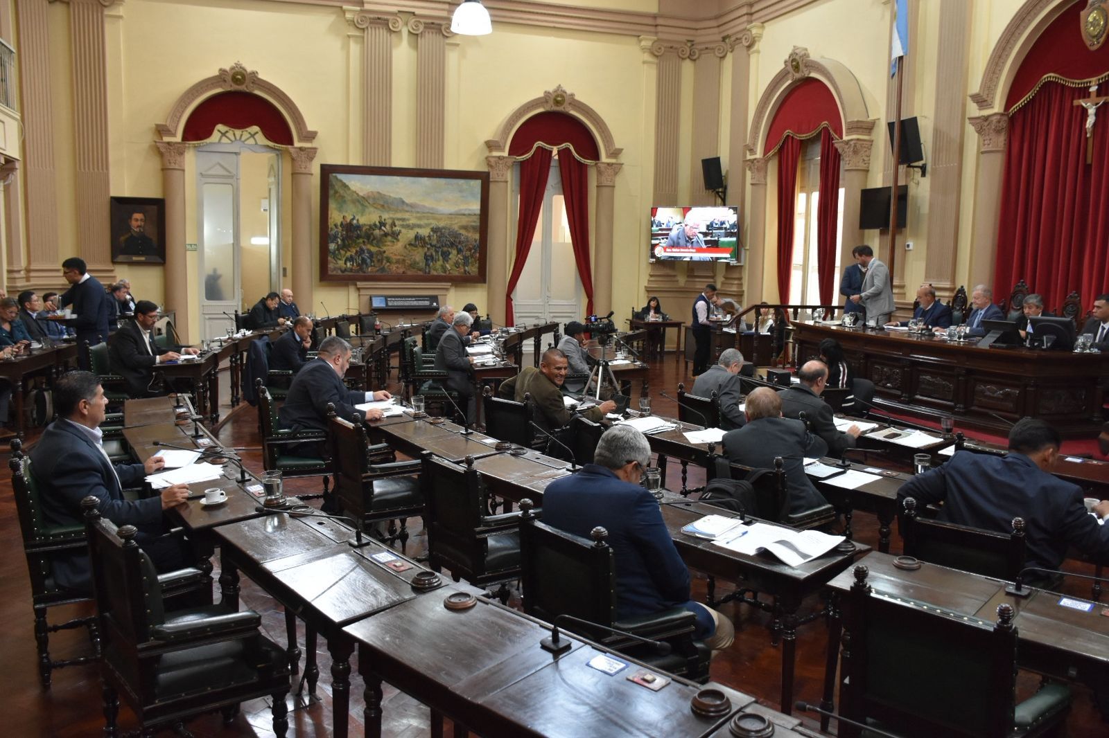 El Senado aprobó los pliegos de dos nuevas juezas de la Corte y pidió informes por el corte de energía en el Materno Infantil