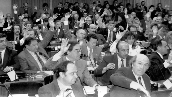 García Vidal: “La democracia se sostiene con los partidos políticos y no con reglas hechas para perpetuarse en el poder”