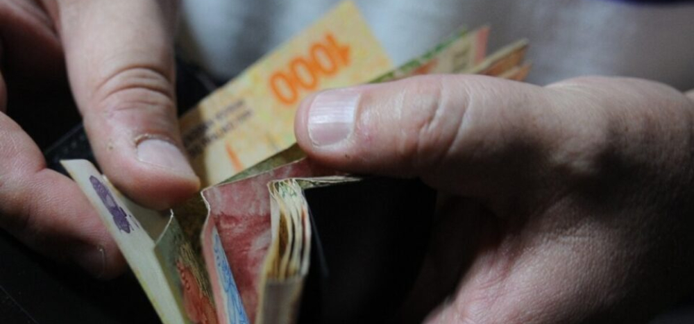 Argentina, Uruguay y Chile: cuánto pesan el alquiler, los alimentos y la nafta sobre los salarios
