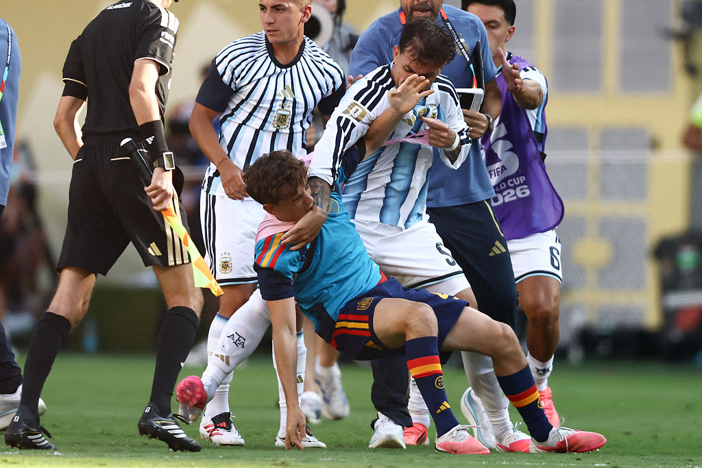Todas las sanciones de la FIFA a la AFA