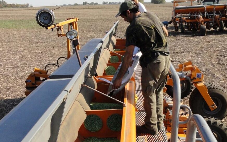 Paritaria rural: el salario básico de un peón de UATRE supera los $1,2 millones en octubre